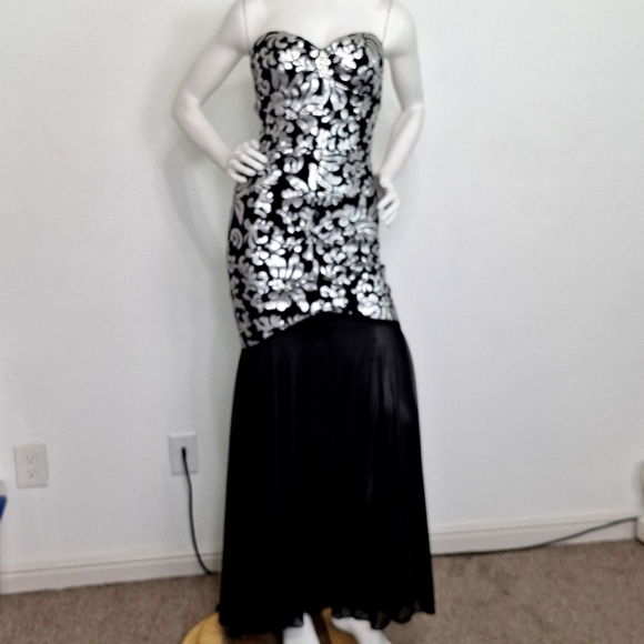 Xscape Black Silver Cocktail Glam Strapless Sequin Mermaid Maxi Dress Size 6 - Picture 1 of 10